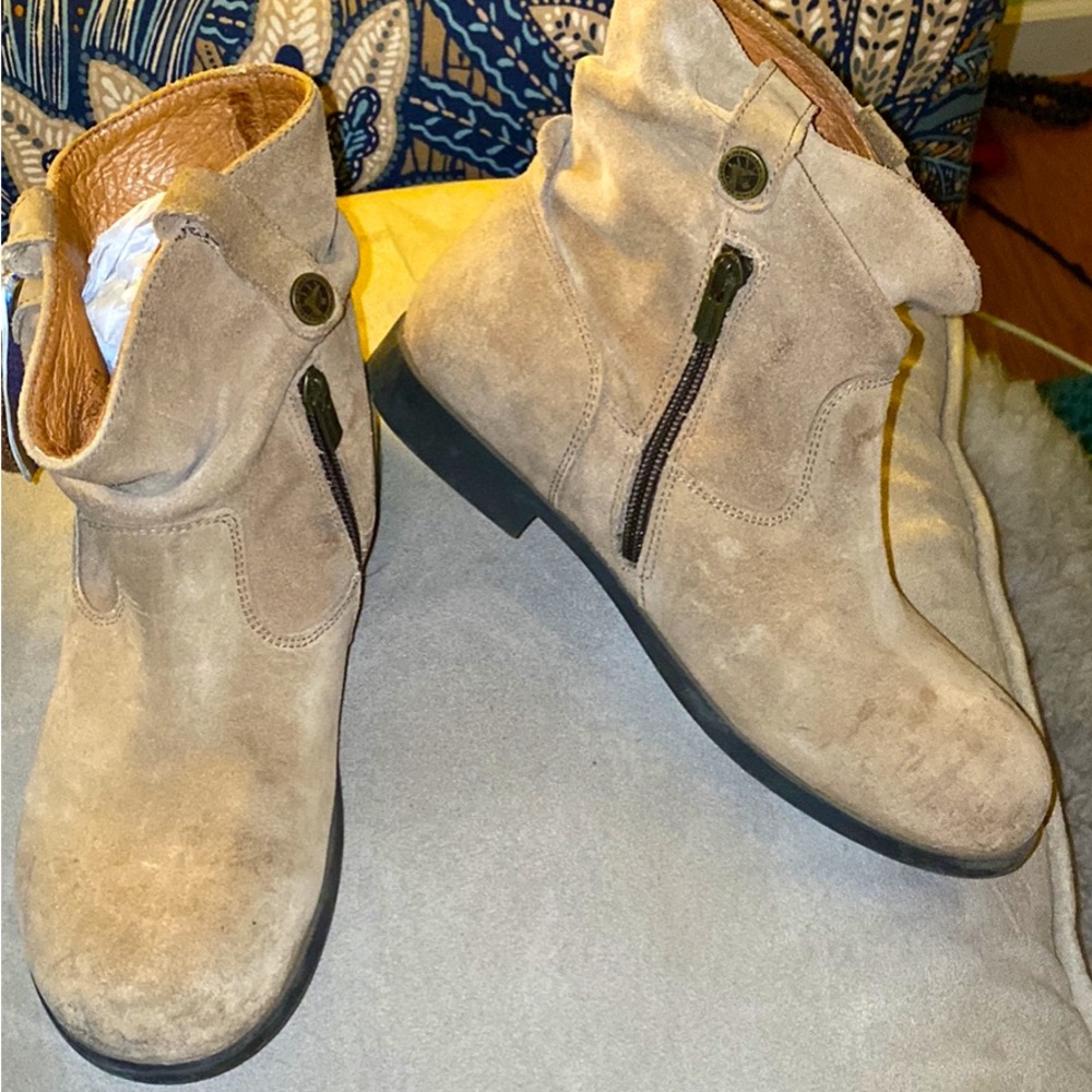 OBO! Birkenstock Sarnia suede leather boots.